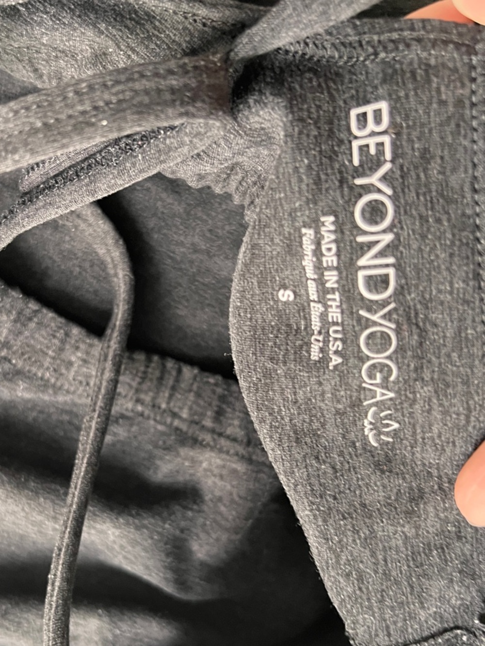Beyond yoga S Black Cropped Strappy Tank Top with Small White Logo - Picture 2 of 3